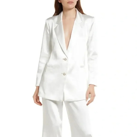 Elliatt Dresses & Skirts - NEW ELLIATT Ridley Suit - Satin Blazer & Pants Set - Size S